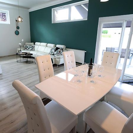 Exklusive Fw Mit 3 Sz Und Grosser Terrasse Граткорн Экстерьер фото