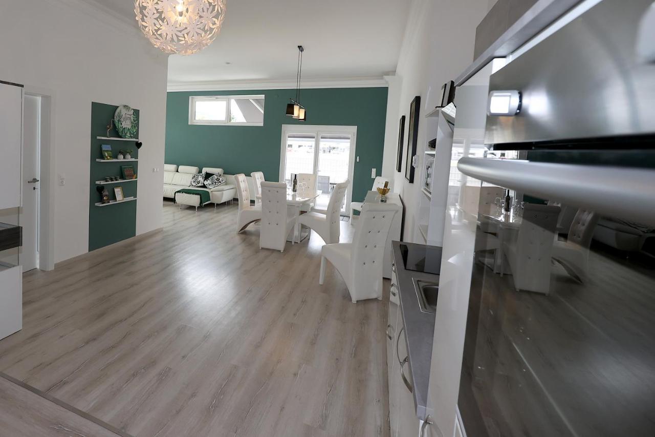 Exklusive Fw Mit 3 Sz Und Grosser Terrasse Граткорн Экстерьер фото