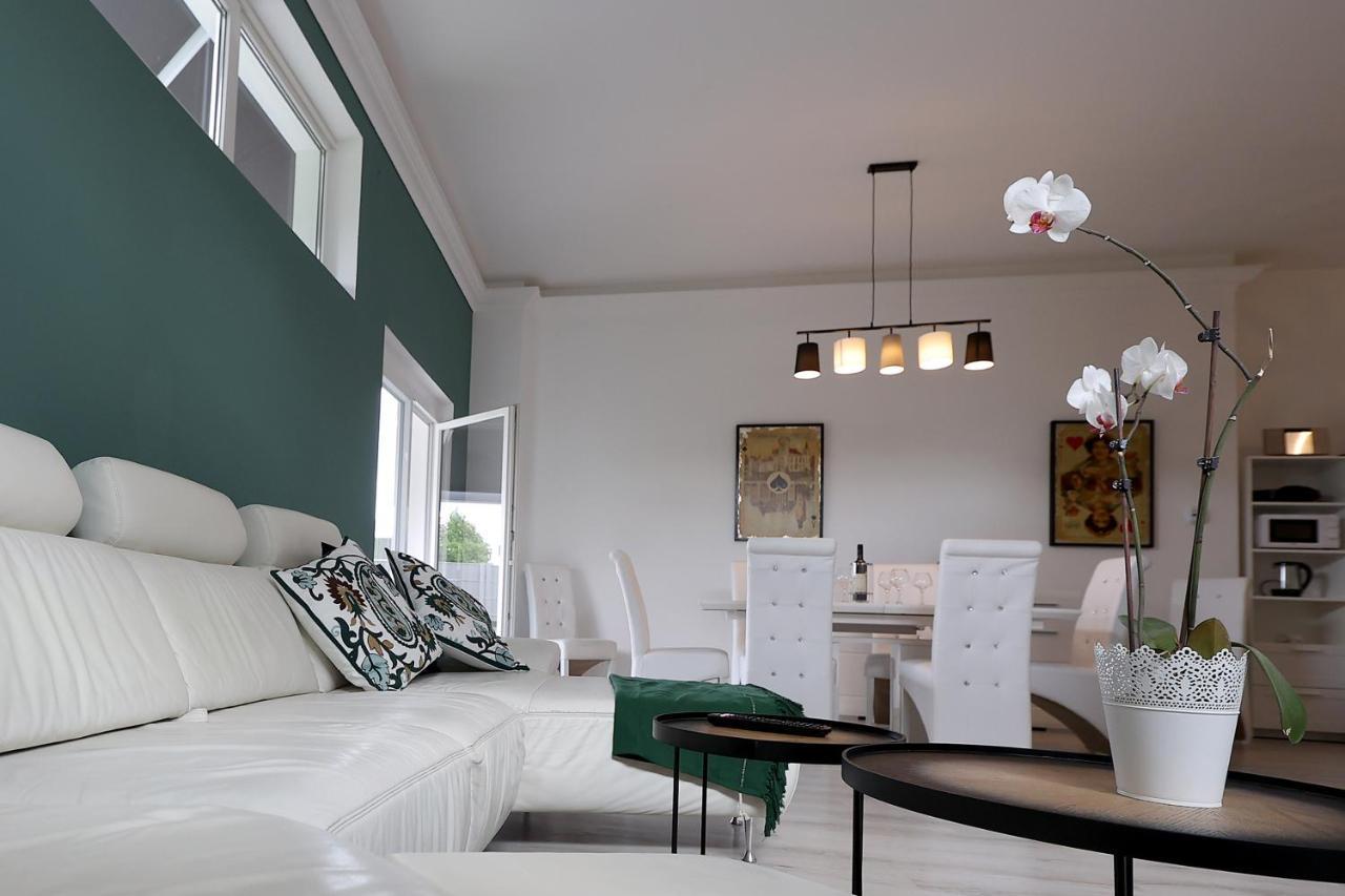 Exklusive Fw Mit 3 Sz Und Grosser Terrasse Граткорн Экстерьер фото